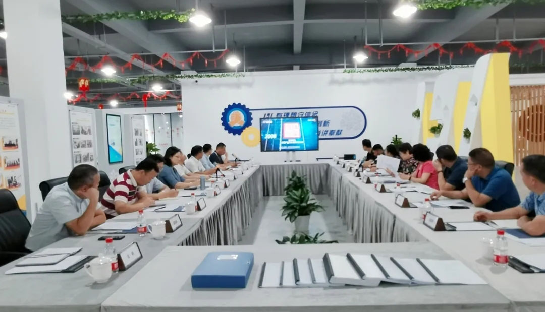 10.11 全國企業(yè)民主管理工作調(diào)研檢查小組蒞臨我司調(diào)研指導(dǎo)(圖3)