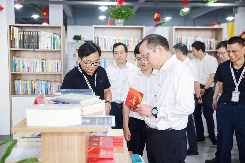 鄞州區(qū)委書記沈敏蒞臨我司開展調(diào)研(圖3)