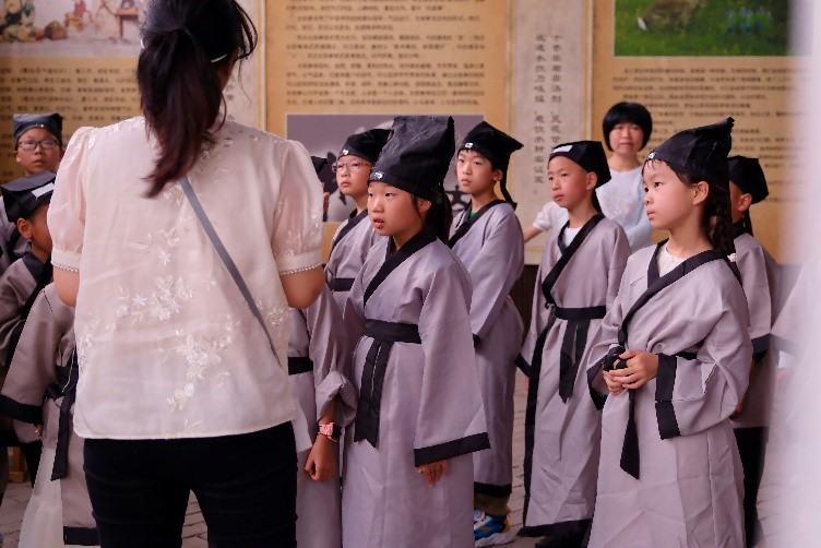 國學(xué)經(jīng)典 美好童行 | 公司舉行第七屆戶外家庭日暨端午活動(圖2)