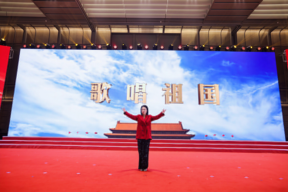 雙精聚智，新程閃耀——精成車業(yè)與精華股份尾牙盛宴圓滿落幕(圖2)