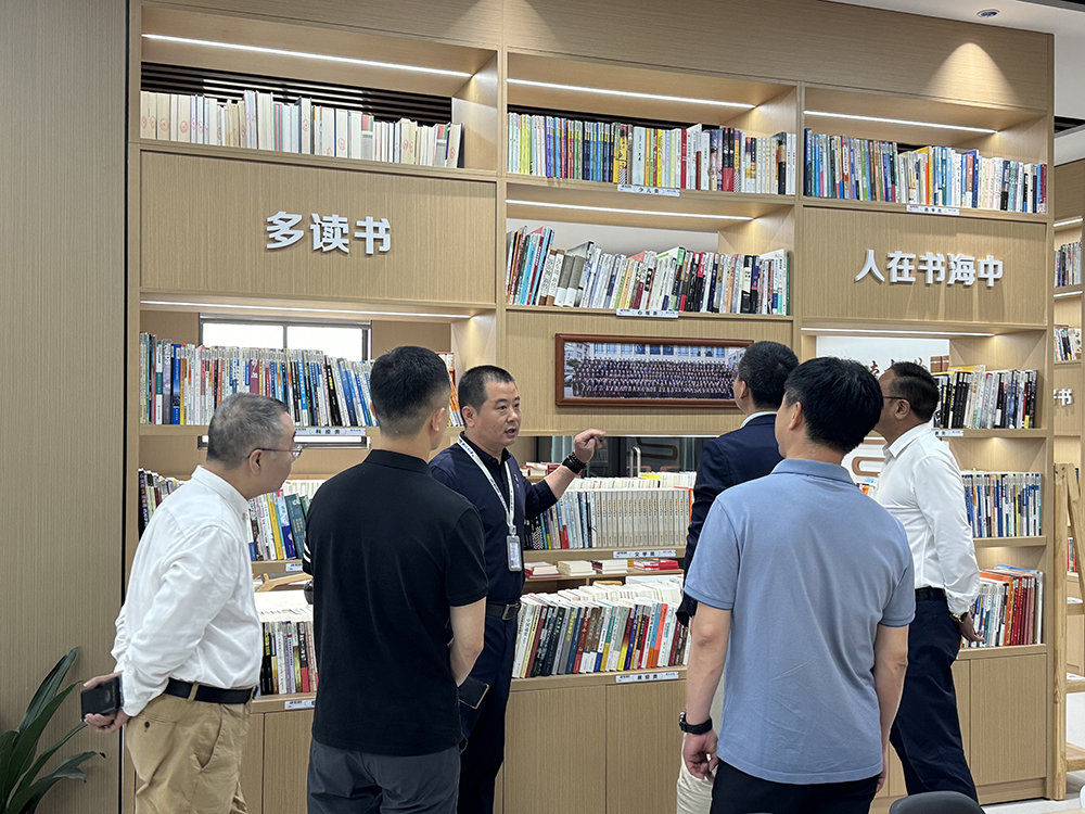 龍游縣工商聯(lián)領(lǐng)導(dǎo)一行蒞臨精華股份參觀交流(圖2)