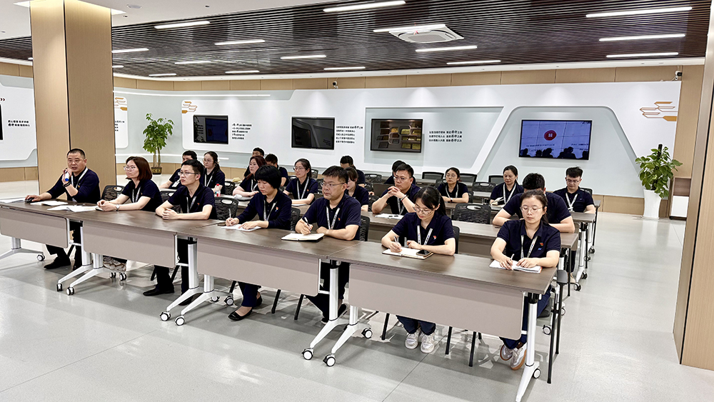 精華股份黨支部開展愛國主義教育日系列活動(圖1)